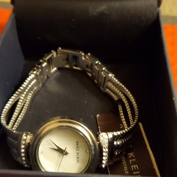 Watch - Picture 1 of 5